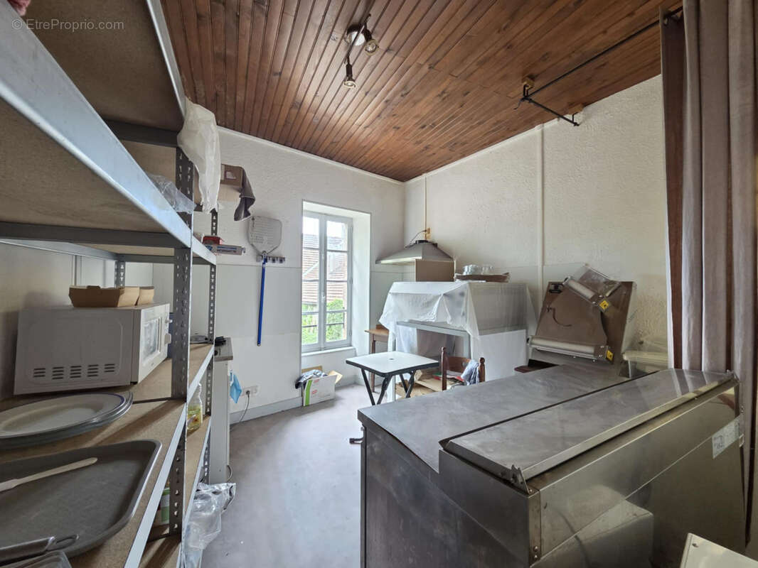 Commerce à LAPALISSE