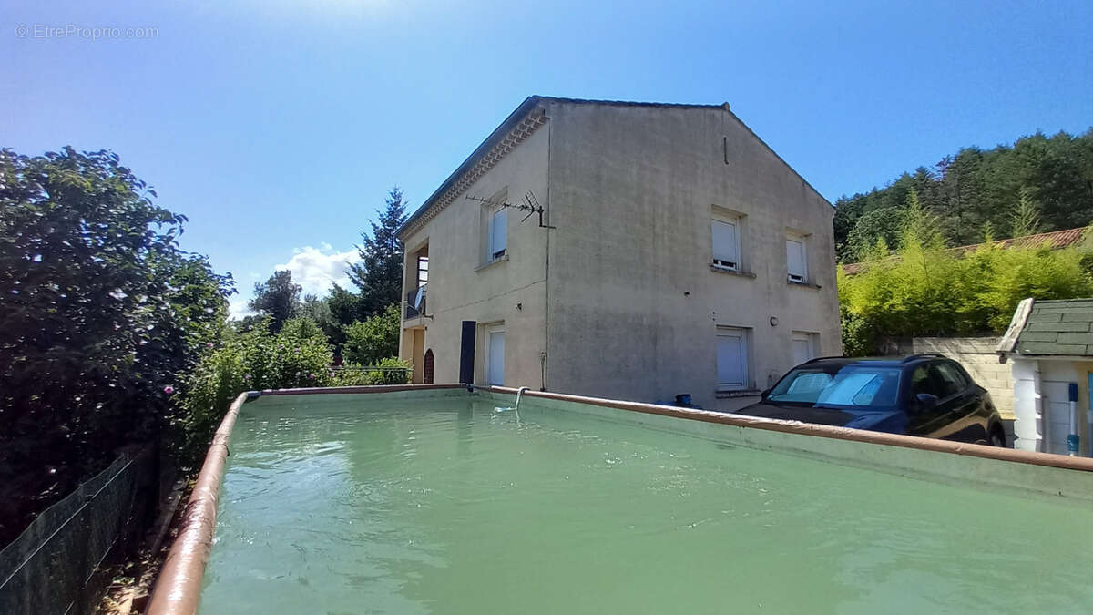 Appartement à LAMALOU-LES-BAINS