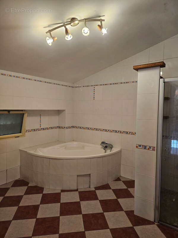 Maison à SAINT-JULIEN-DE-CONCELLES