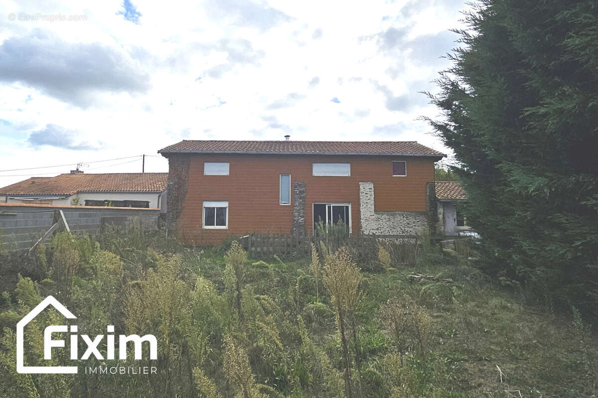 Maison à SAINT-JULIEN-DE-CONCELLES