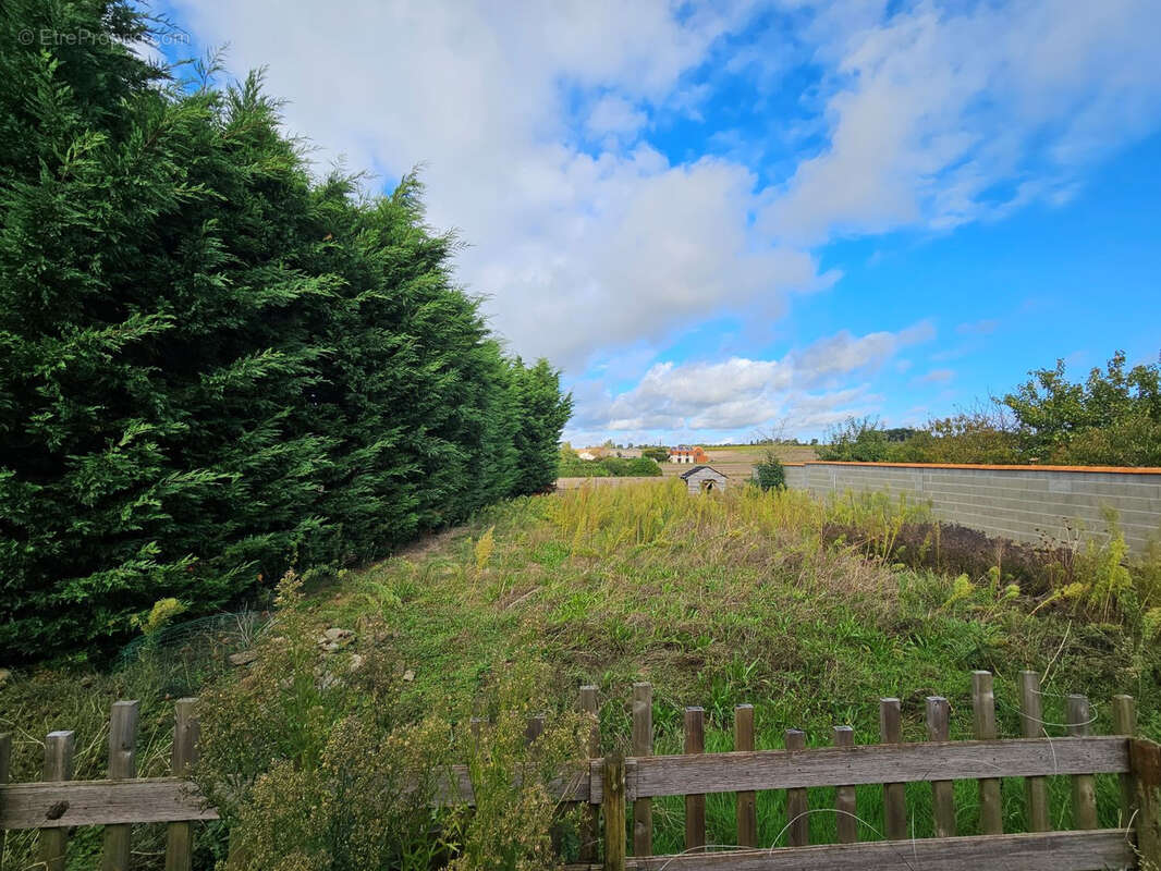 Maison à SAINT-JULIEN-DE-CONCELLES