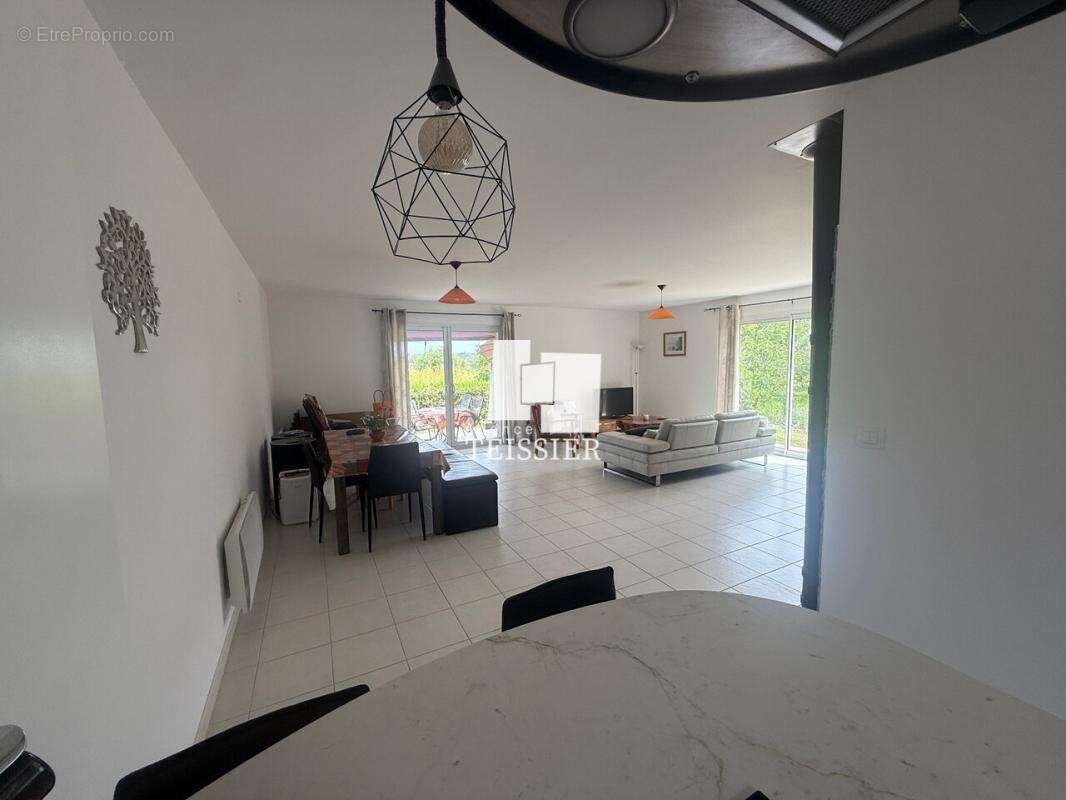 Maison à SAINT-PAUL-LE-JEUNE