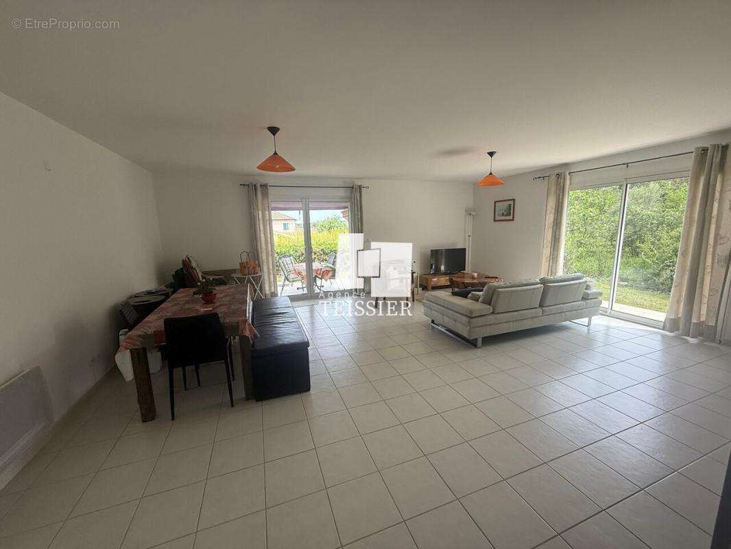 Maison à SAINT-PAUL-LE-JEUNE