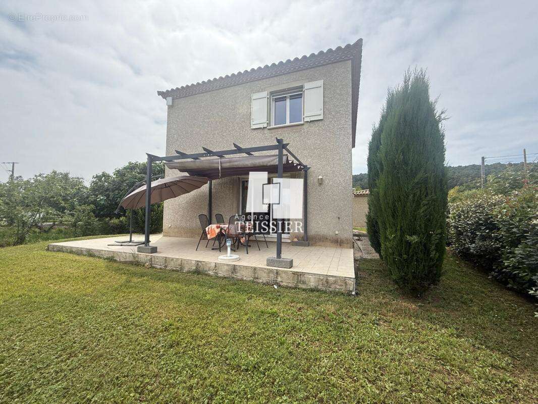 Maison à SAINT-PAUL-LE-JEUNE