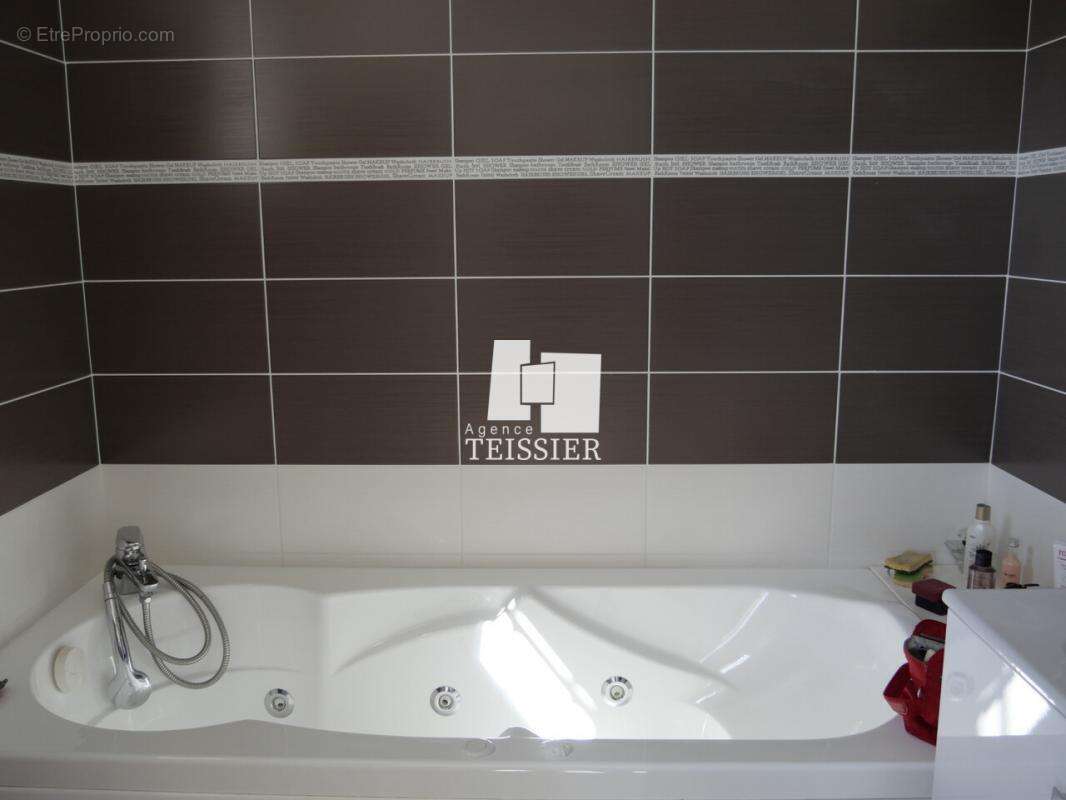 Maison à SAINT-PAUL-LE-JEUNE