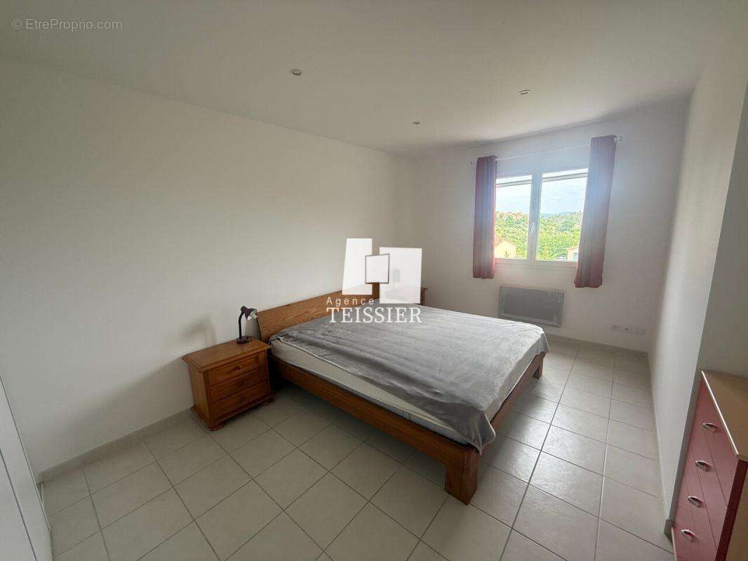 Maison à SAINT-PAUL-LE-JEUNE