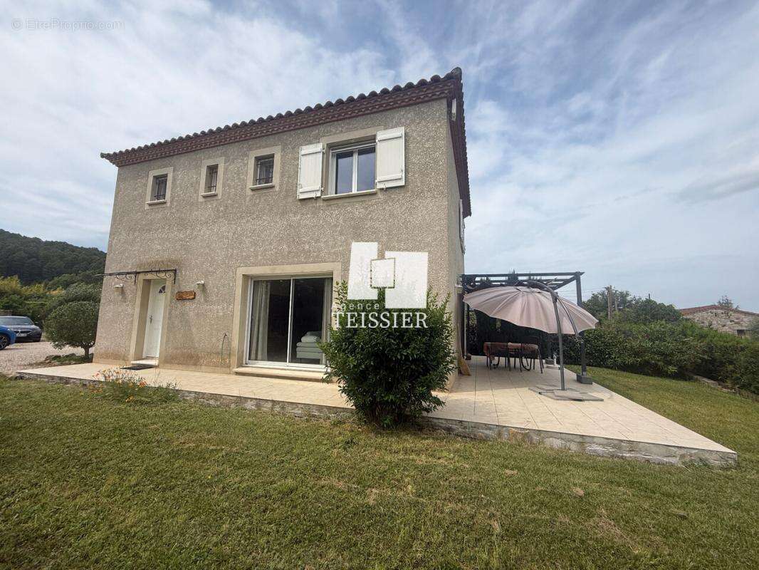 Maison à SAINT-PAUL-LE-JEUNE