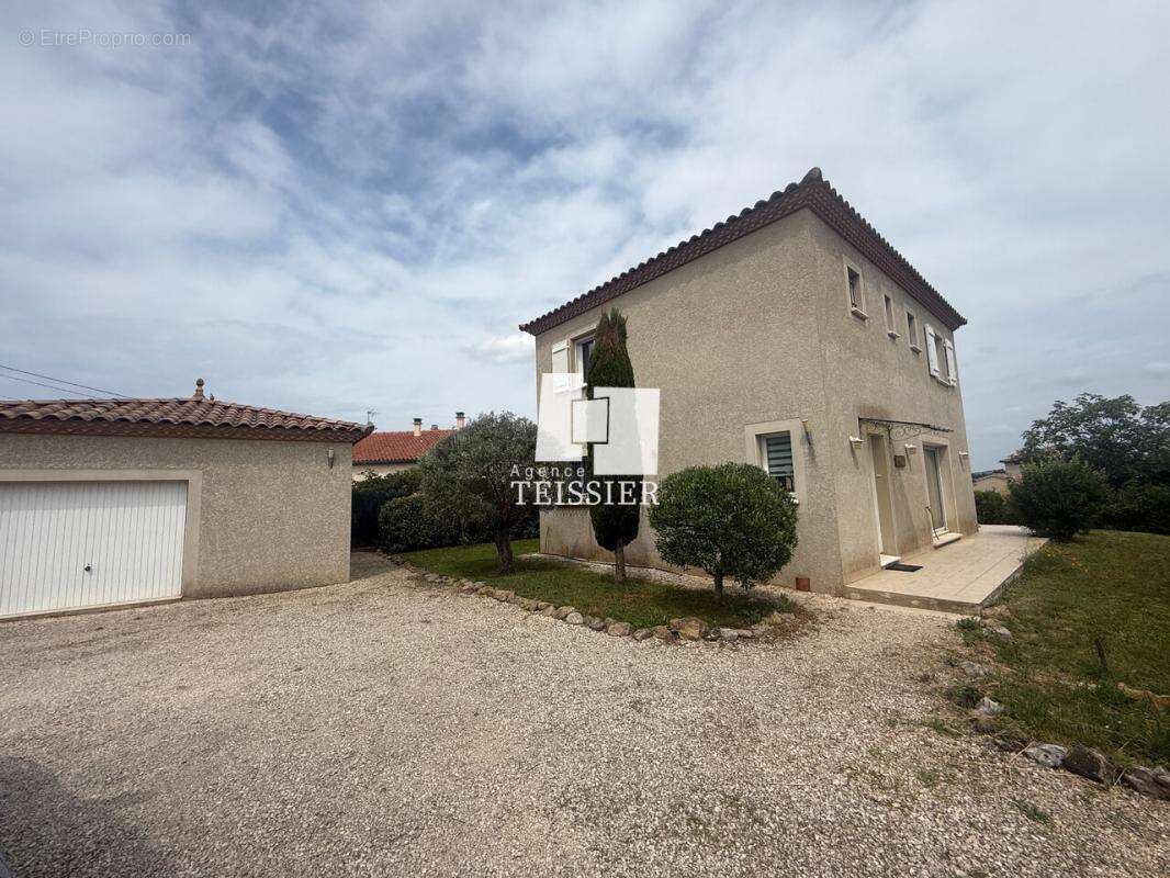 Maison à SAINT-PAUL-LE-JEUNE