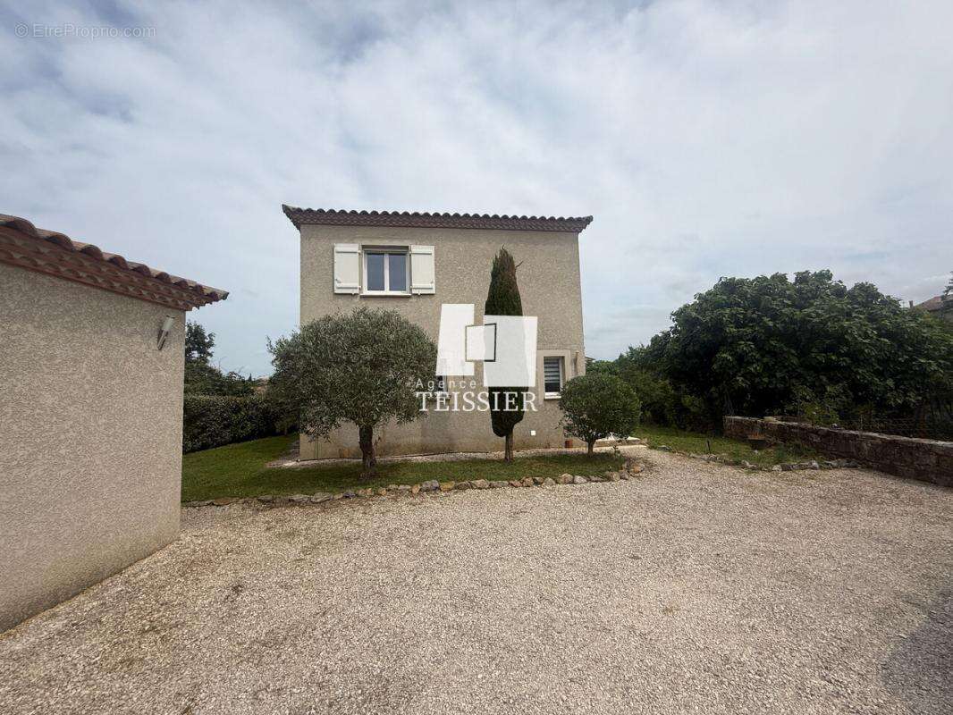 Maison à SAINT-PAUL-LE-JEUNE