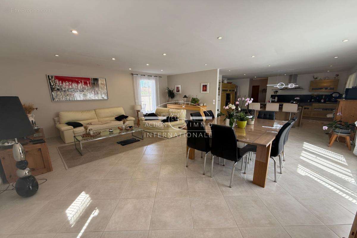 Maison à SAINT-MARTIN-DE-CRAU