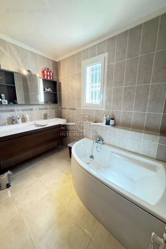 Maison à SAINT-MARTIN-DE-CRAU