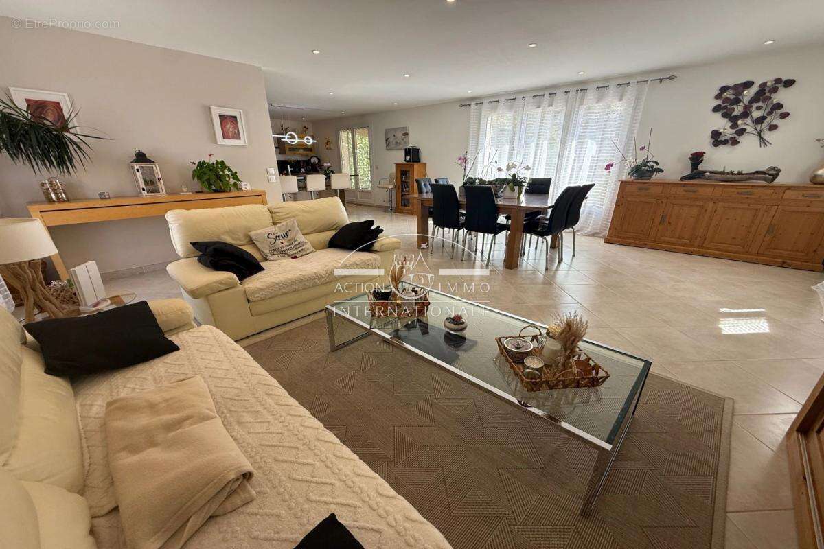 Maison à SAINT-MARTIN-DE-CRAU