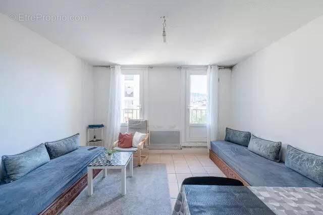 Appartement à MARSEILLE-9E