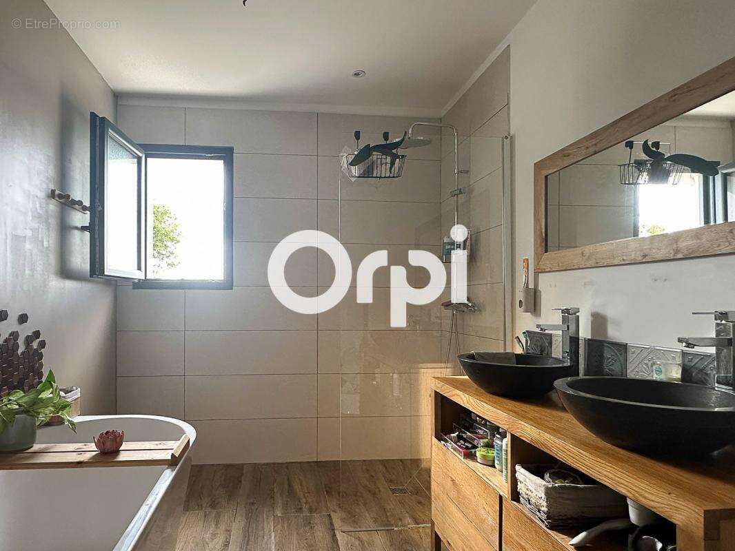 Maison à BREUIL-MAGNE