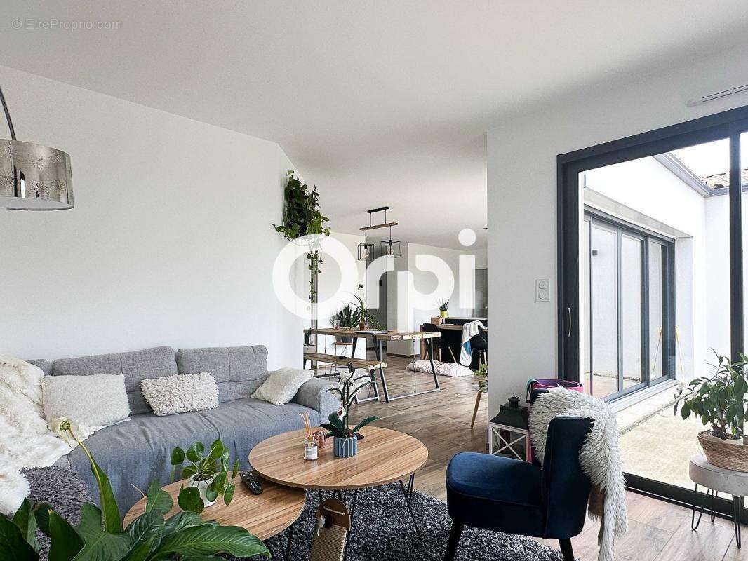 Maison à BREUIL-MAGNE