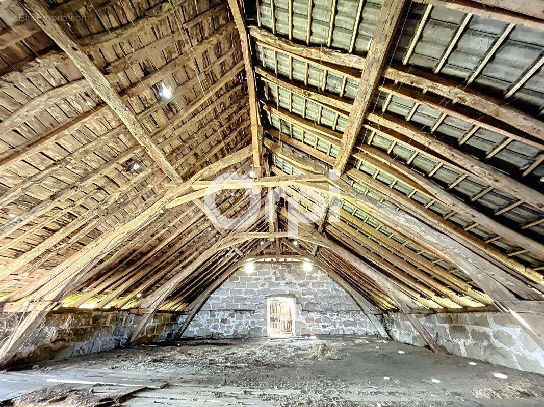 Maison à BRIGNAC-LA-PLAINE