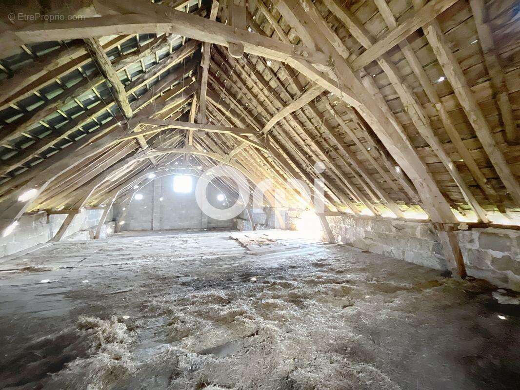 Maison à BRIGNAC-LA-PLAINE