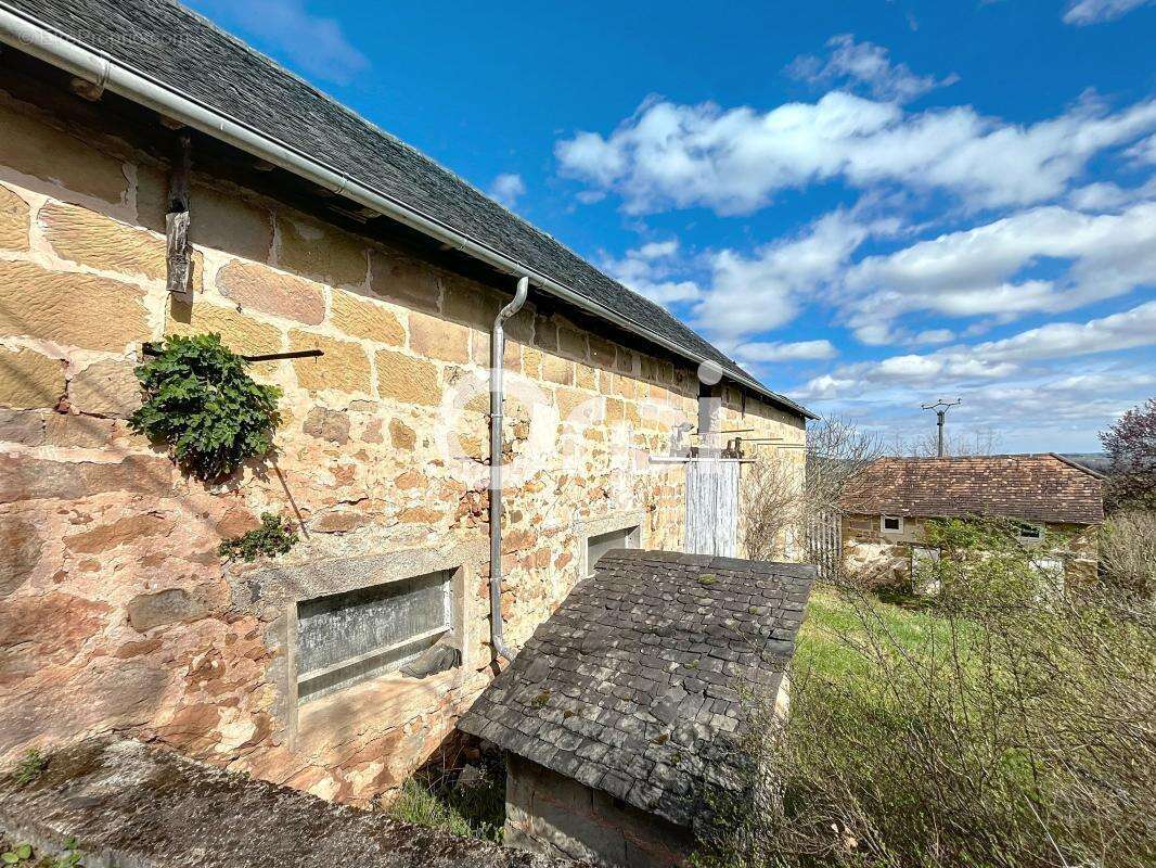 Maison à BRIGNAC-LA-PLAINE