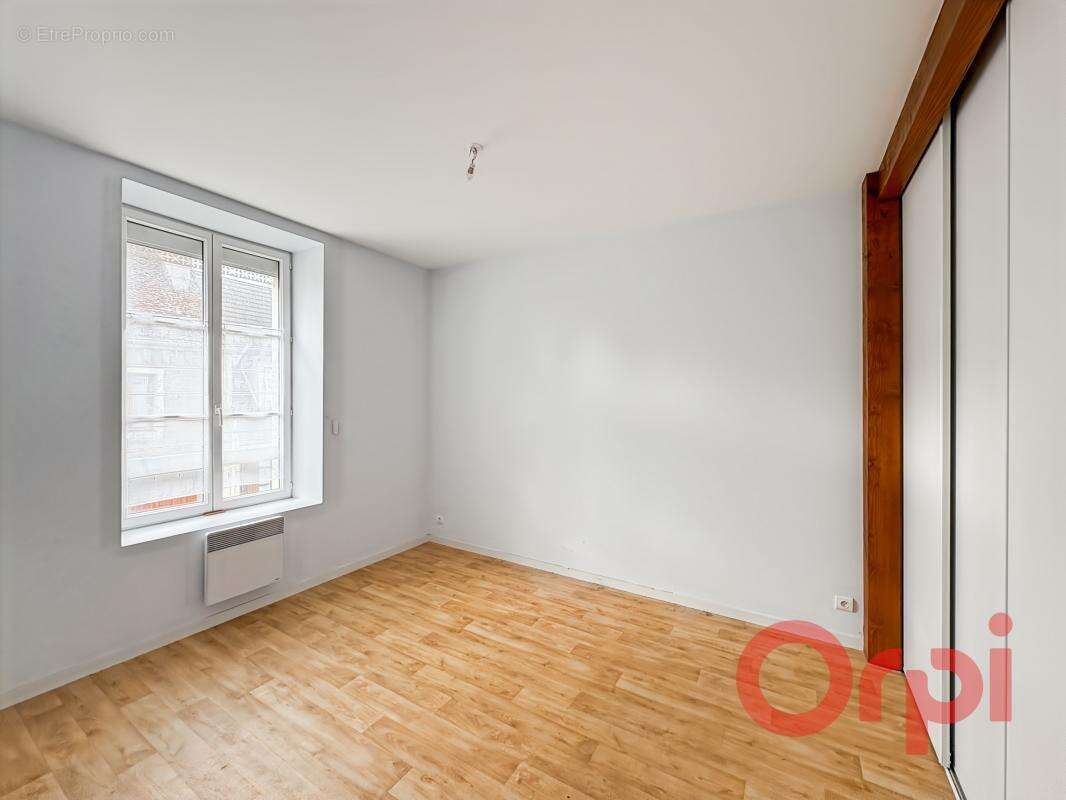 Appartement à SAINT-AMAND-MONTROND