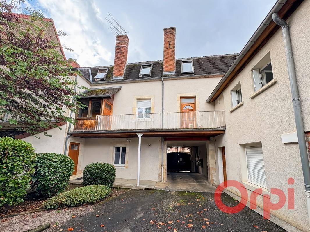 Appartement à SAINT-AMAND-MONTROND