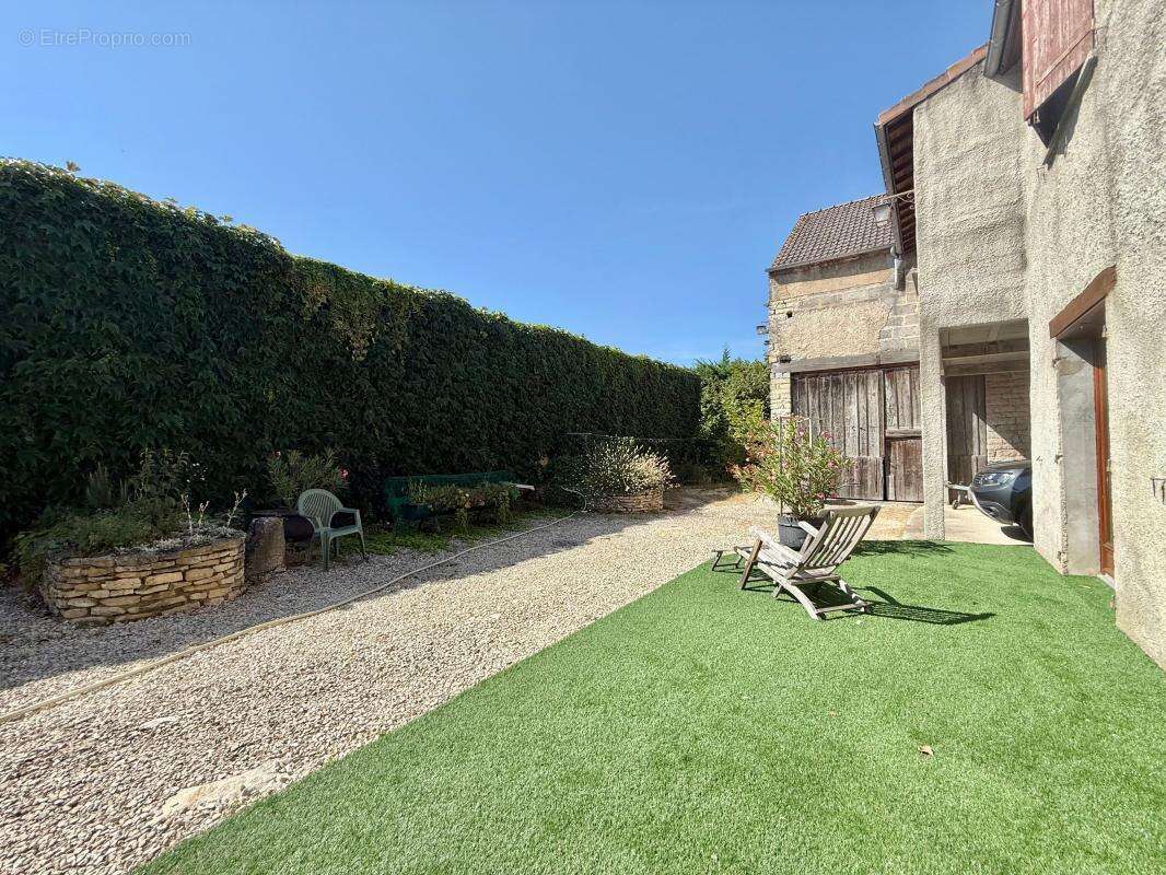 Maison à LONGECOURT-EN-PLAINE