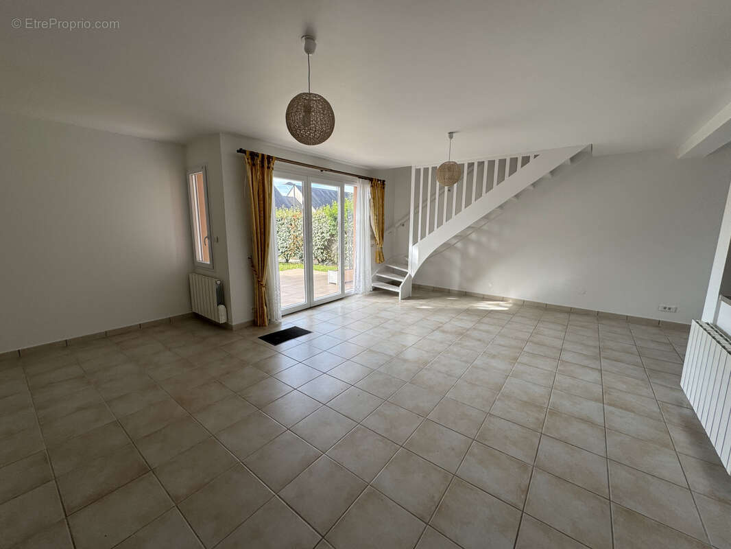 Maison à EQUEMAUVILLE