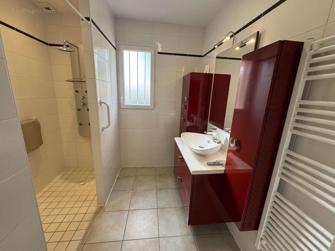 Maison à EQUEMAUVILLE