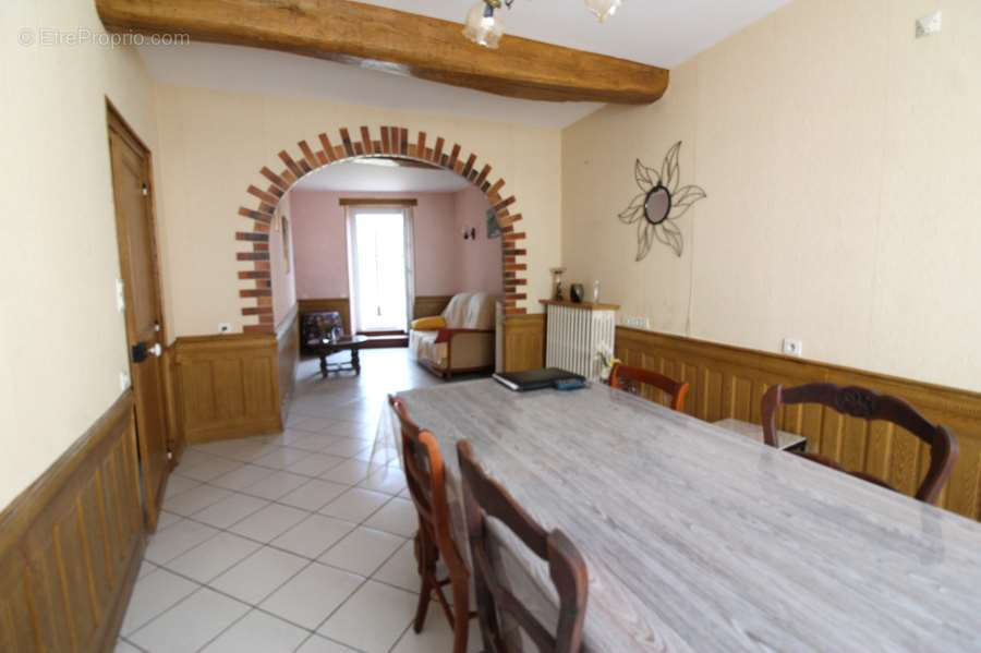 Maison à SAINT-SAULGE