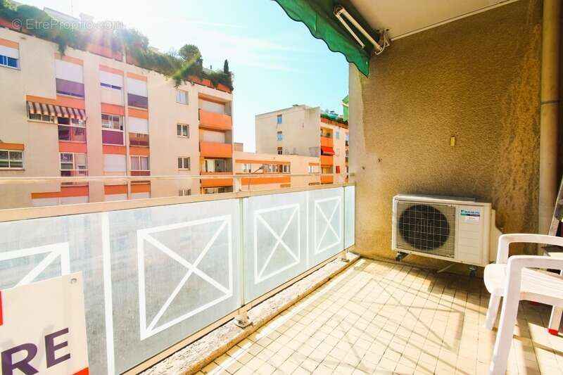 Appartement à HYERES