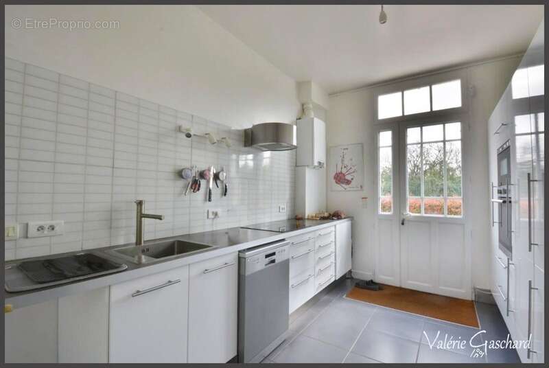 Maison à SAINT-MEDARD-DE-GUIZIERES