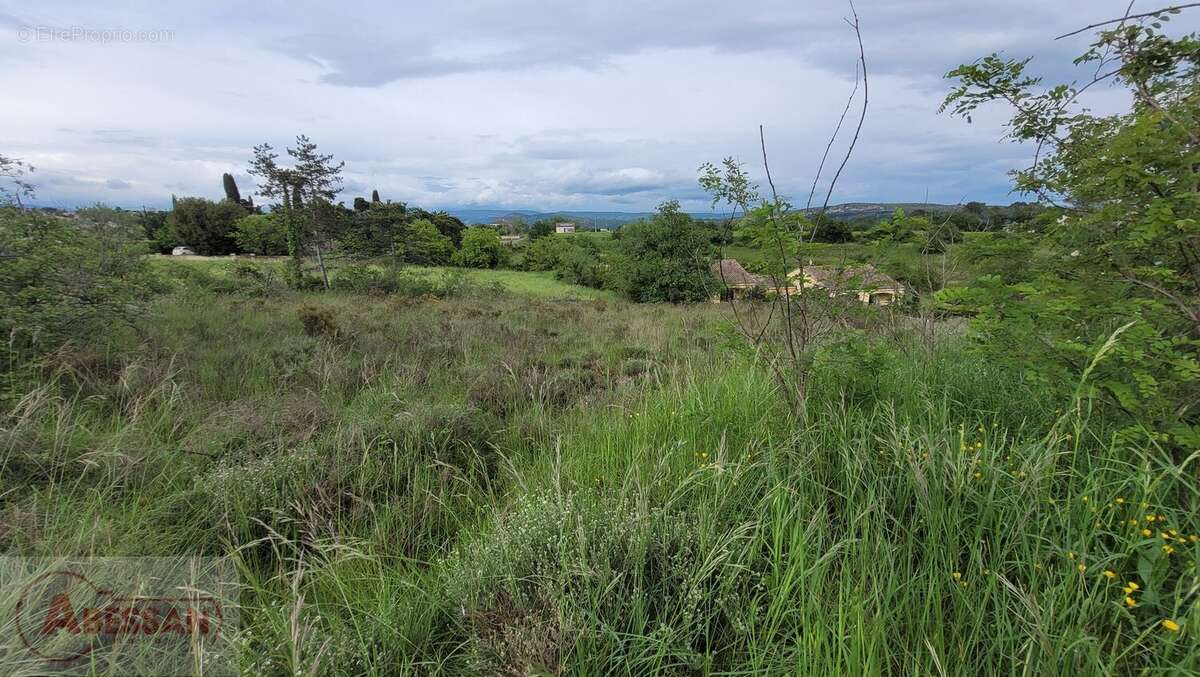 Terrain à SAINT-ETIENNE-DE-FONTBELLON