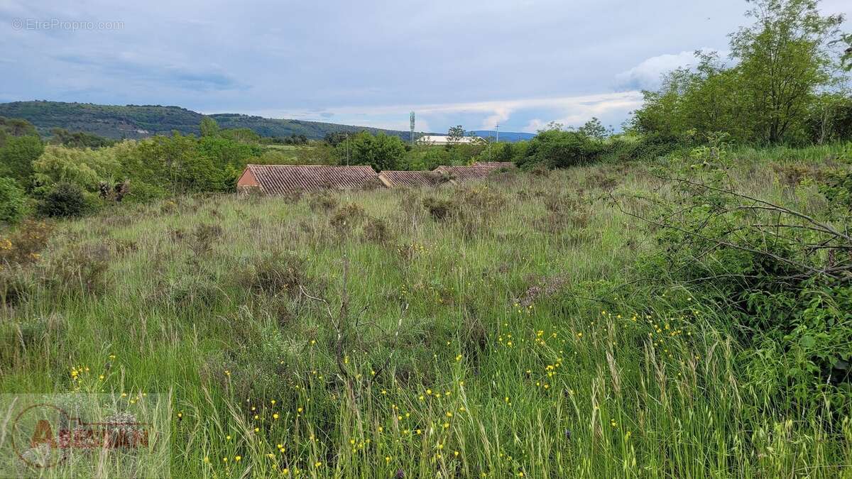 Terrain à SAINT-ETIENNE-DE-FONTBELLON