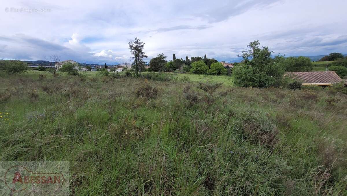 Terrain à SAINT-ETIENNE-DE-FONTBELLON
