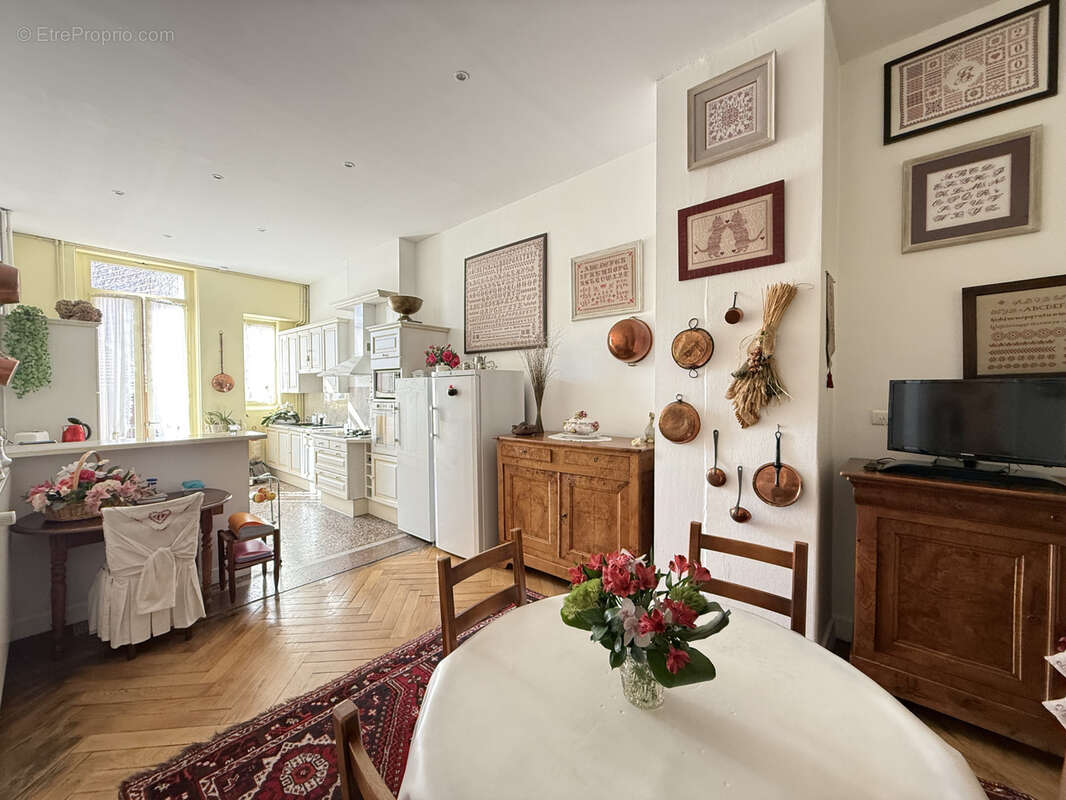 Appartement à SAINT-ETIENNE