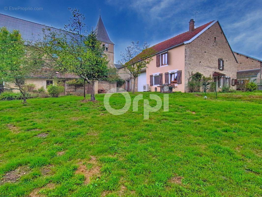 Maison à LATRECEY-ORMOY-SUR-AUBE