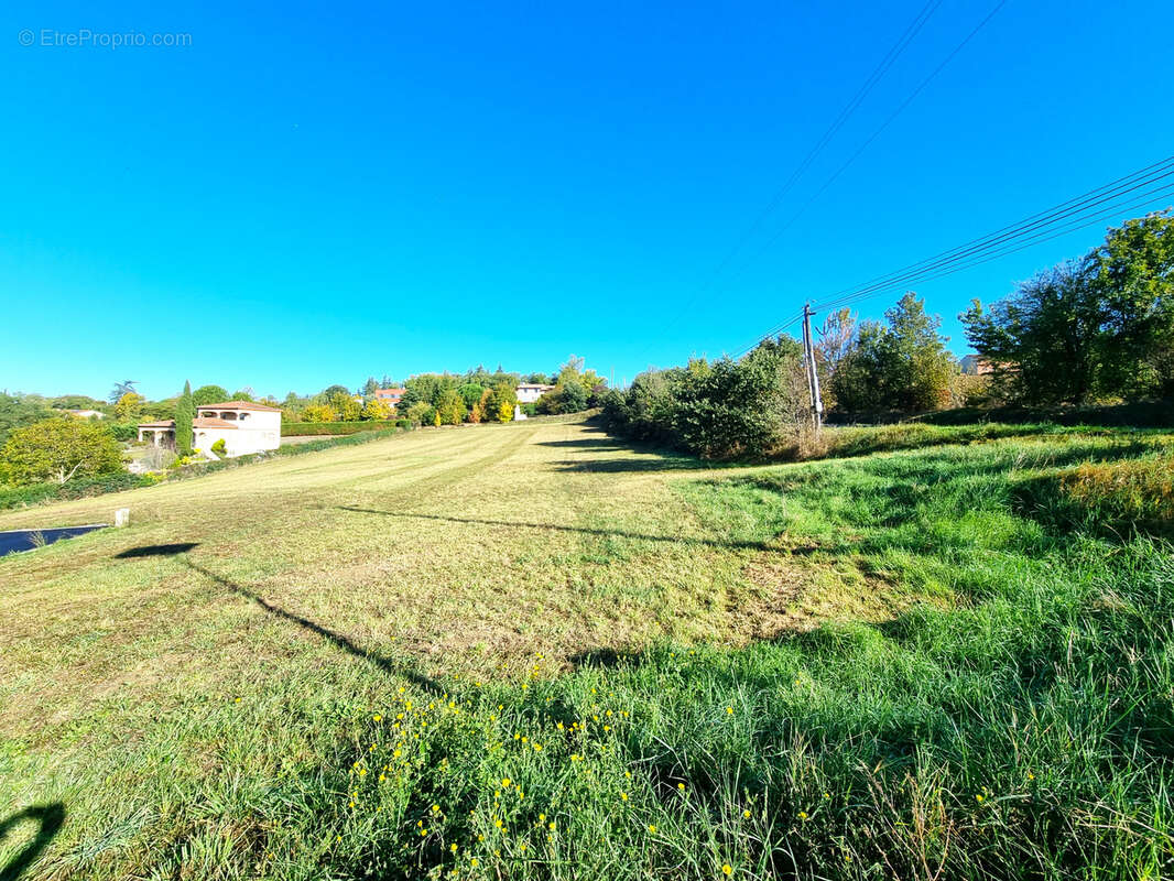 Terrain à AUREVILLE