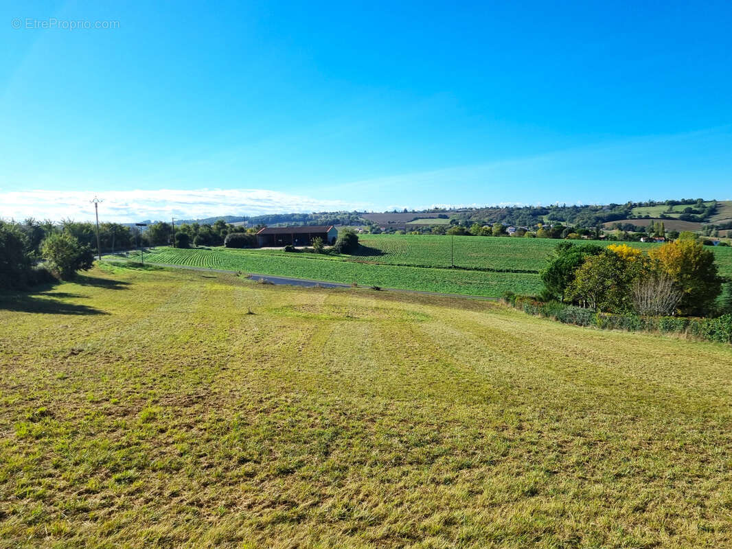 Terrain à AUREVILLE
