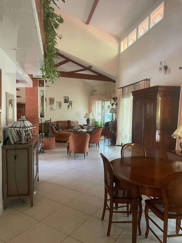 Maison à VILLENEUVE-LES-BOULOC