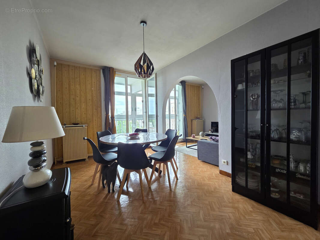 Appartement à VENISSIEUX