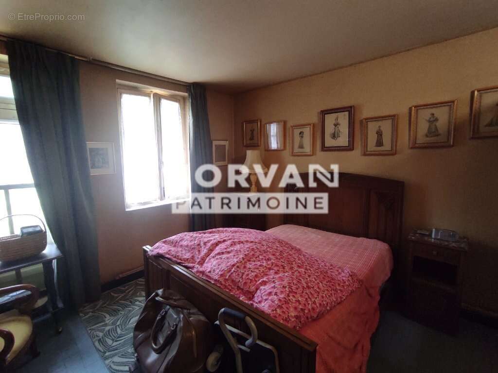 Maison à SAINT-LEGER-DE-FOUGERET