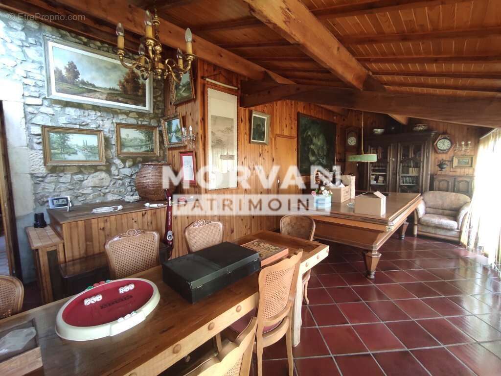 Maison à SAINT-LEGER-DE-FOUGERET