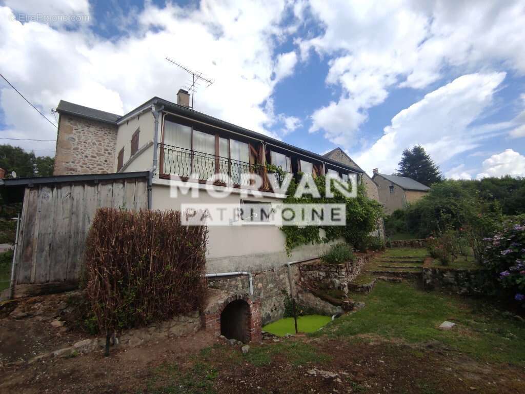 Maison à SAINT-LEGER-DE-FOUGERET