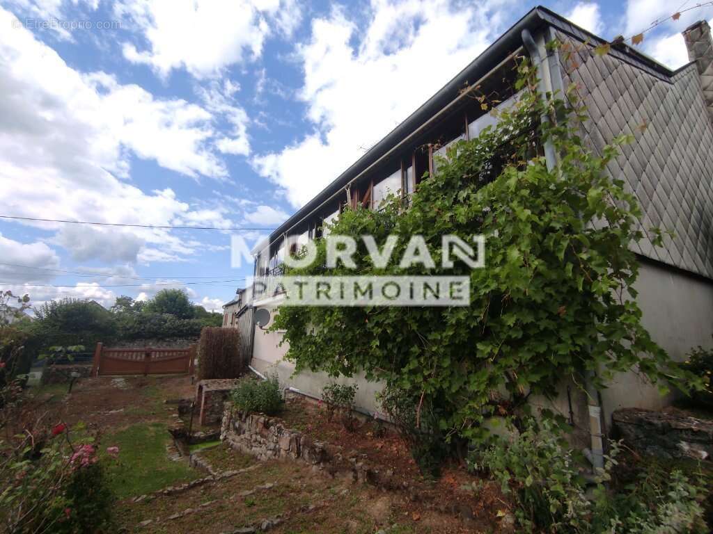 Maison à SAINT-LEGER-DE-FOUGERET