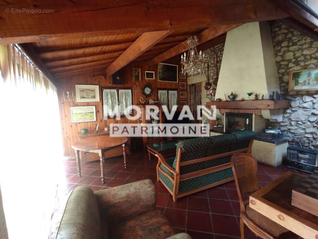 Maison à SAINT-LEGER-DE-FOUGERET