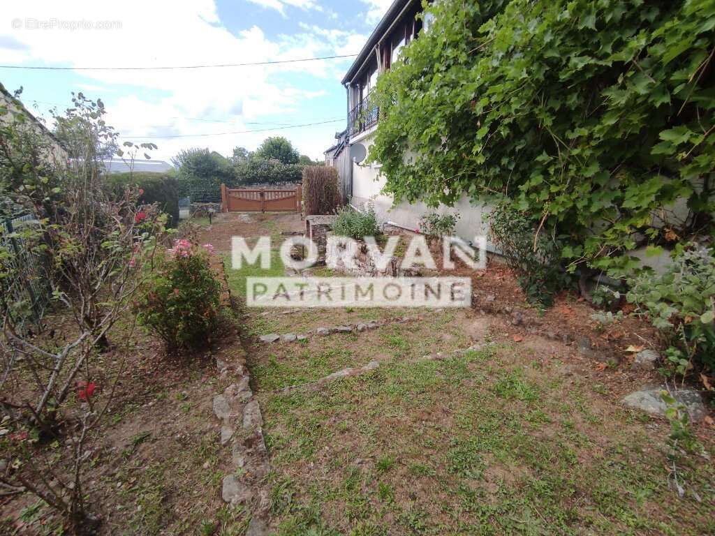 Maison à SAINT-LEGER-DE-FOUGERET