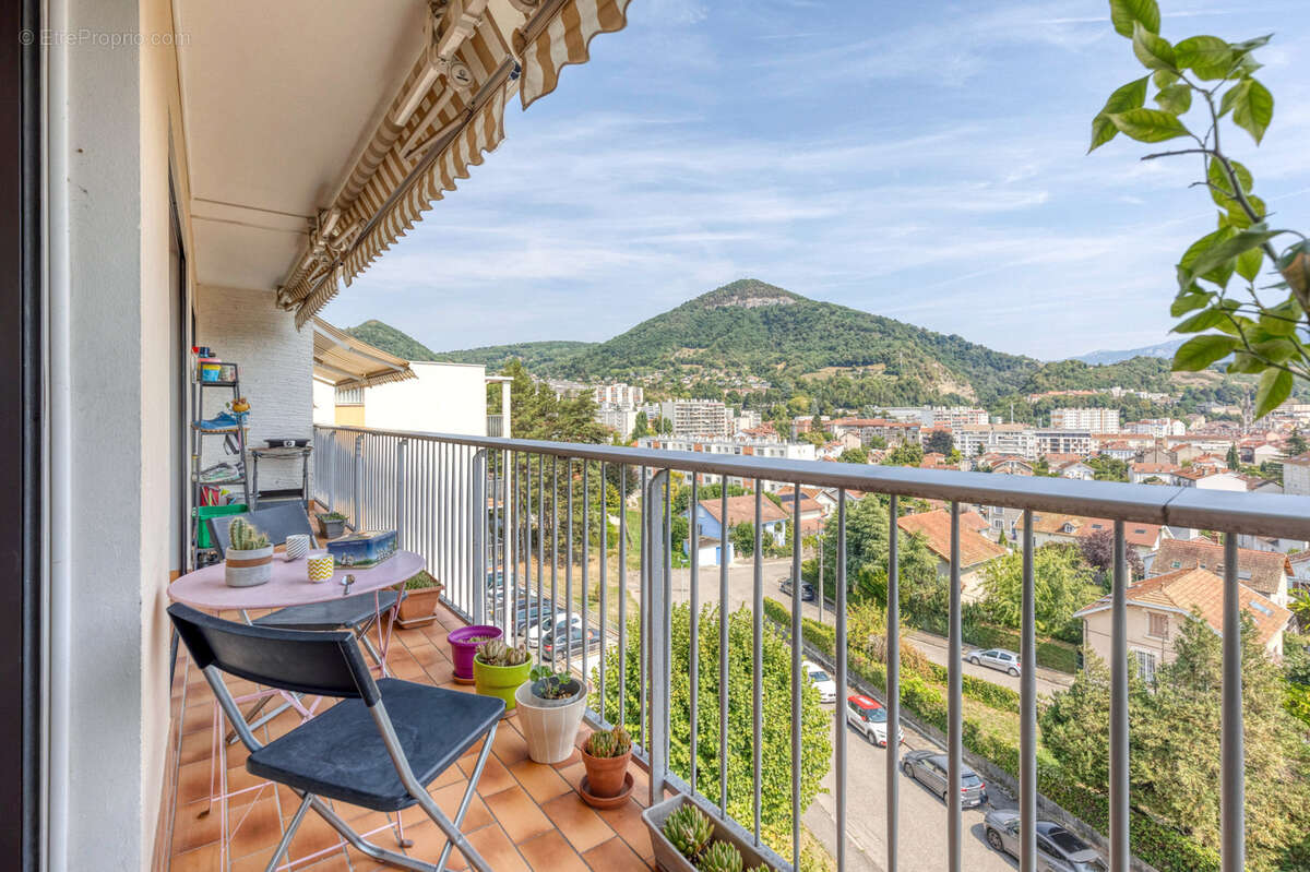 Appartement à VOIRON