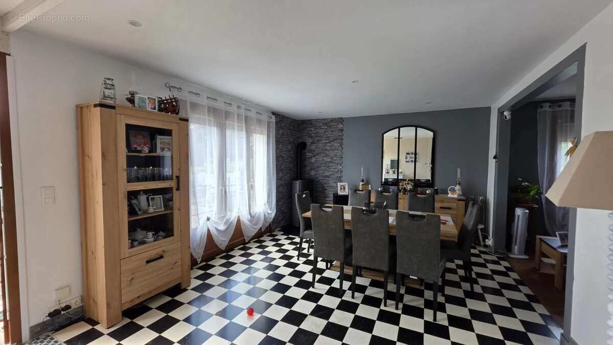 Maison à ROMESCAMPS