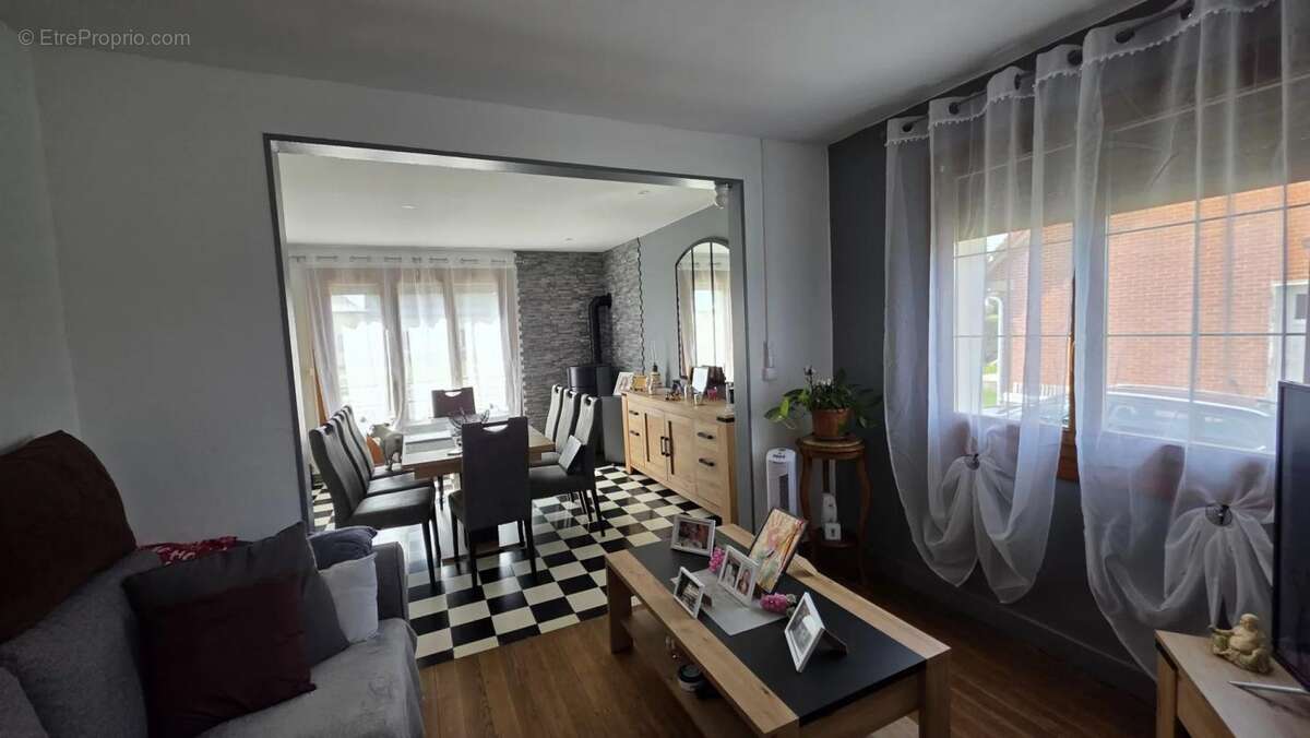 Maison à ROMESCAMPS