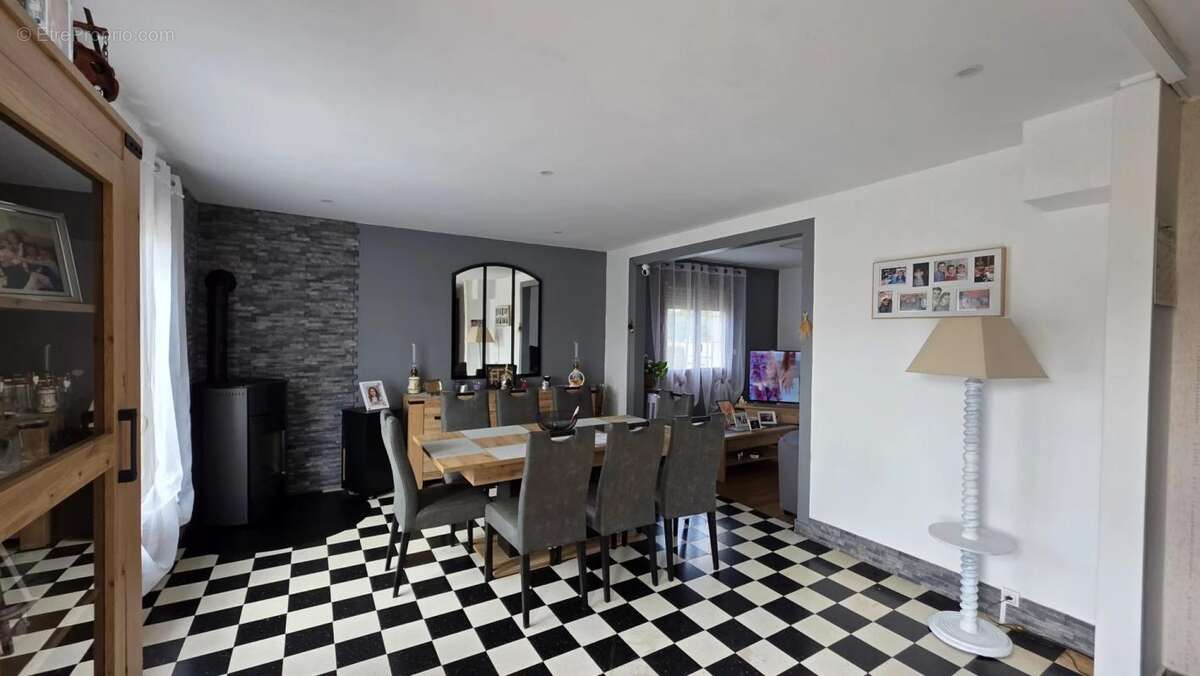 Maison à ROMESCAMPS