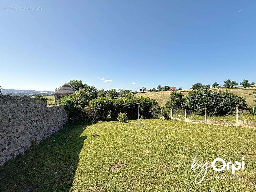 Maison à LAPEYROUSE